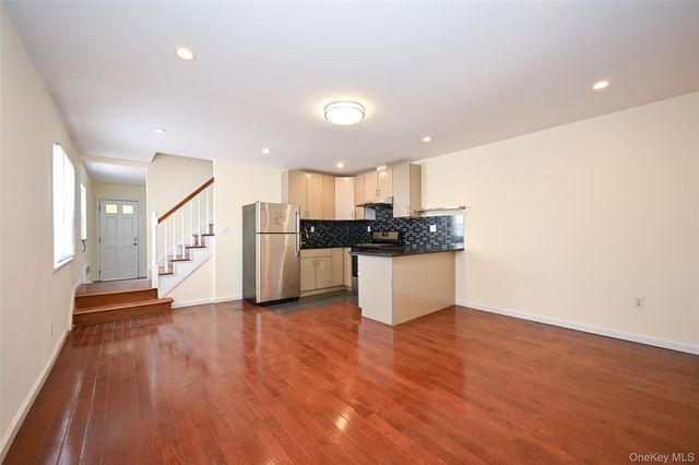 137-10 64th Road, Flushing, NY 11367