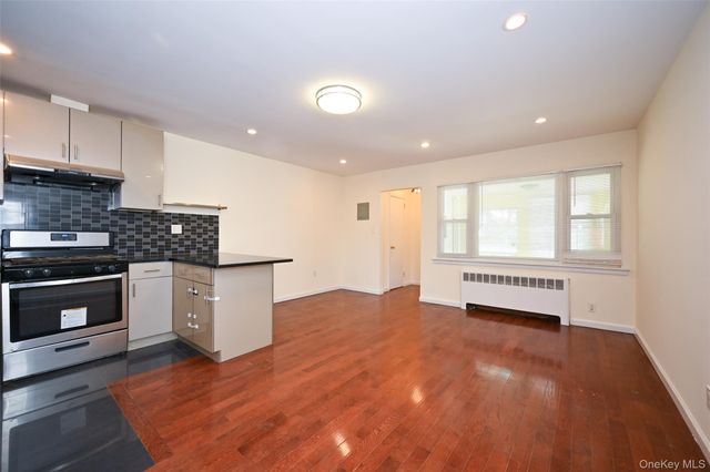 137-10 64th Road, Flushing, NY 11367