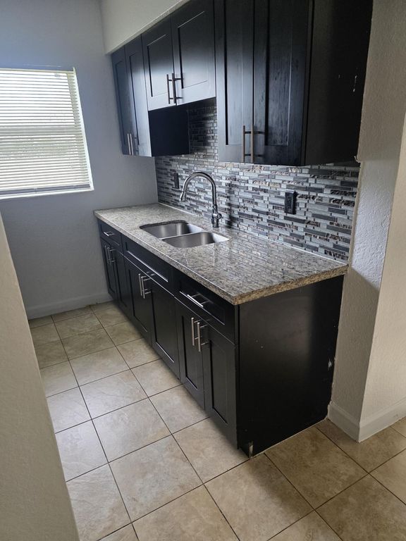 3941 NW 30TH Terrace NW 2, Lauderdale Lakes, FL 33309