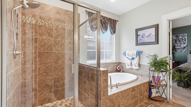 1551 Drakes Creek Rd, Hendersonville, TN 37075