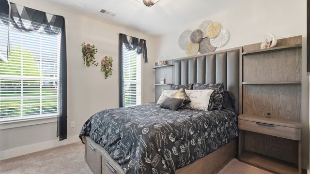 1551 Drakes Creek Rd, Hendersonville, TN 37075