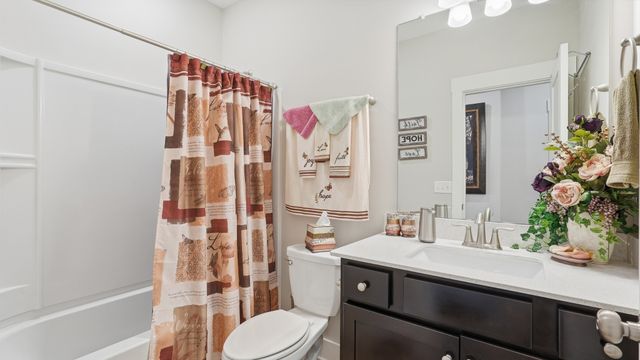 1551 Drakes Creek Rd, Hendersonville, TN 37075