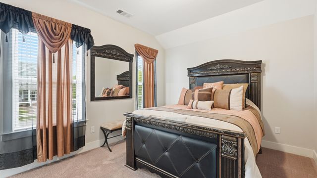 1551 Drakes Creek Rd, Hendersonville, TN 37075