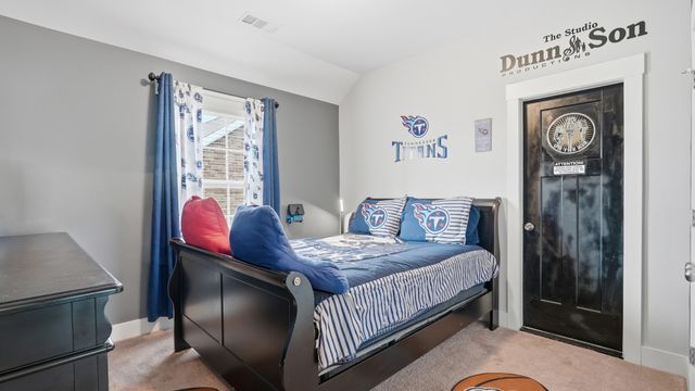 1551 Drakes Creek Rd, Hendersonville, TN 37075