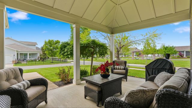 1551 Drakes Creek Rd, Hendersonville, TN 37075