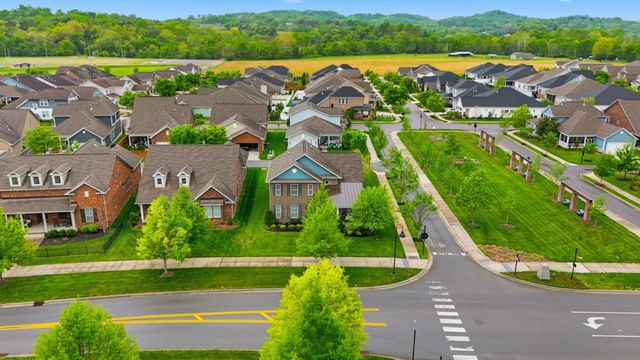 1551 Drakes Creek Rd, Hendersonville, TN 37075