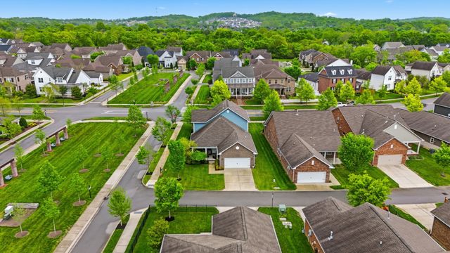 1551 Drakes Creek Rd, Hendersonville, TN 37075