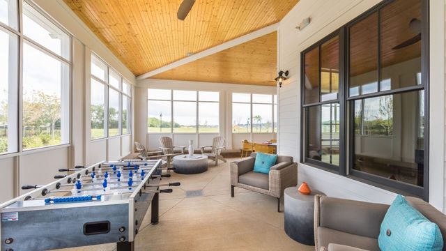 1551 Drakes Creek Rd, Hendersonville, TN 37075