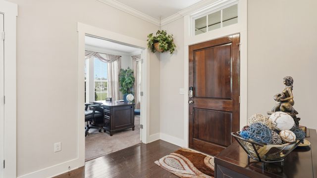 1551 Drakes Creek Rd, Hendersonville, TN 37075