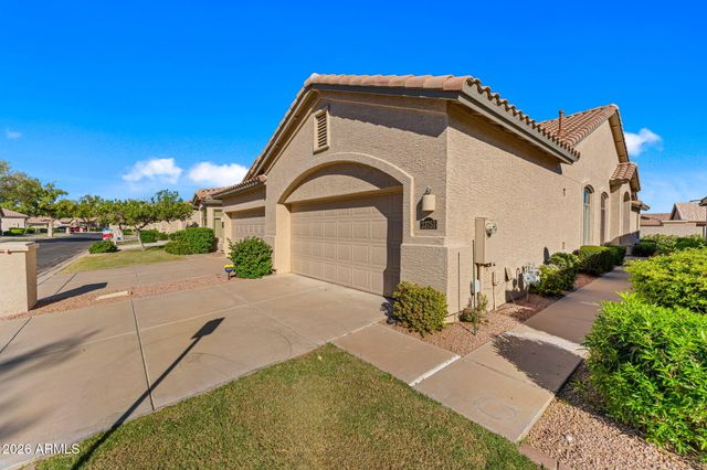 23753 S VACATION Way, Sun Lakes, AZ 85248