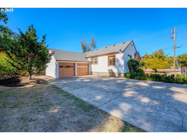 935 Nw BIRCH St, Mc Minnville, OR 97128
