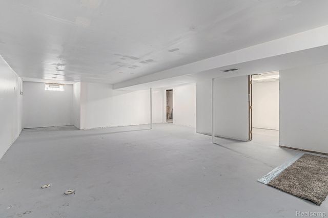 33670 Harvard Street, Westland, MI 48186