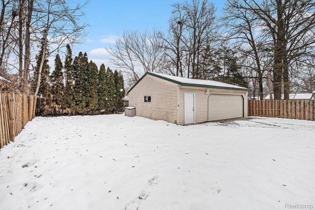 33670 Harvard Street, Westland, MI 48186