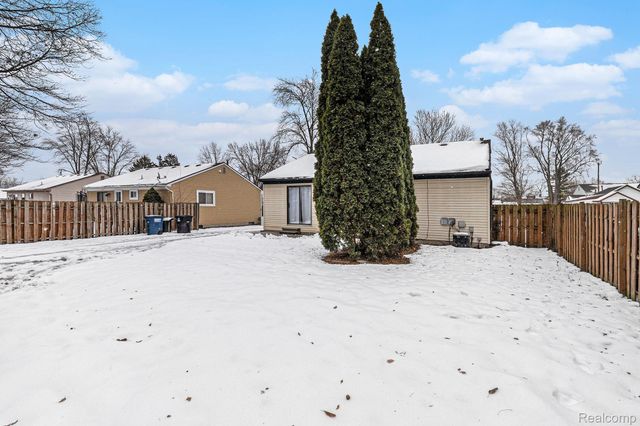 33670 Harvard Street, Westland, MI 48186