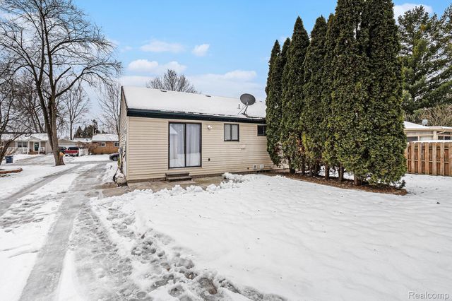 33670 Harvard Street, Westland, MI 48186