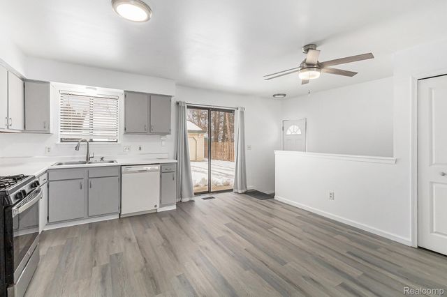 33670 Harvard Street, Westland, MI 48186