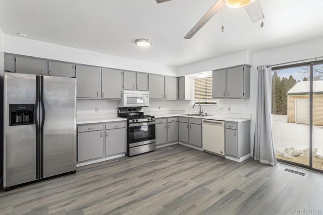 33670 Harvard Street, Westland, MI 48186