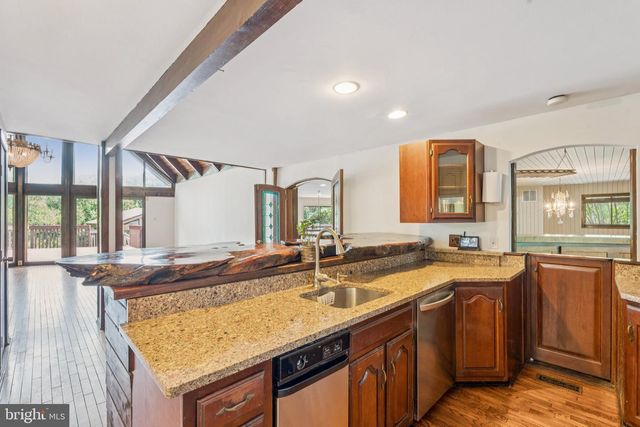 548 RIVER BEND RD, Great Falls, VA 22066