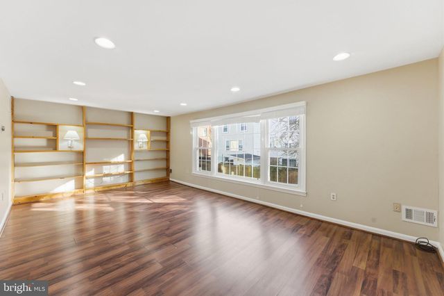 7960 CENTRAL PARK CIR, Alexandria, VA 22309