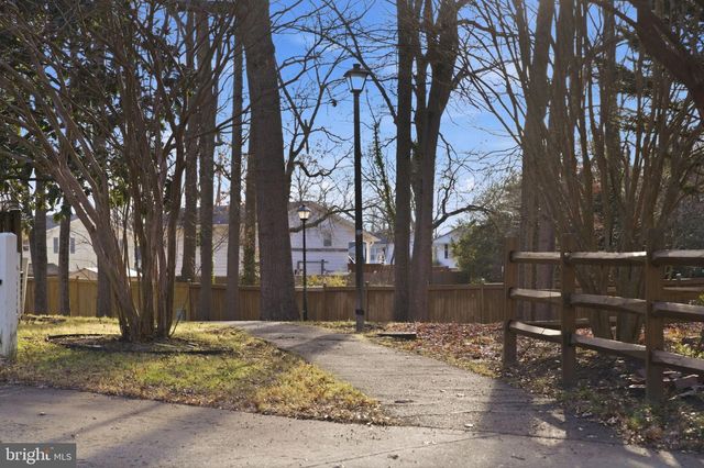 7960 CENTRAL PARK CIR, Alexandria, VA 22309