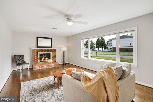 1102 BURTON ST, Woodbridge, VA 22191