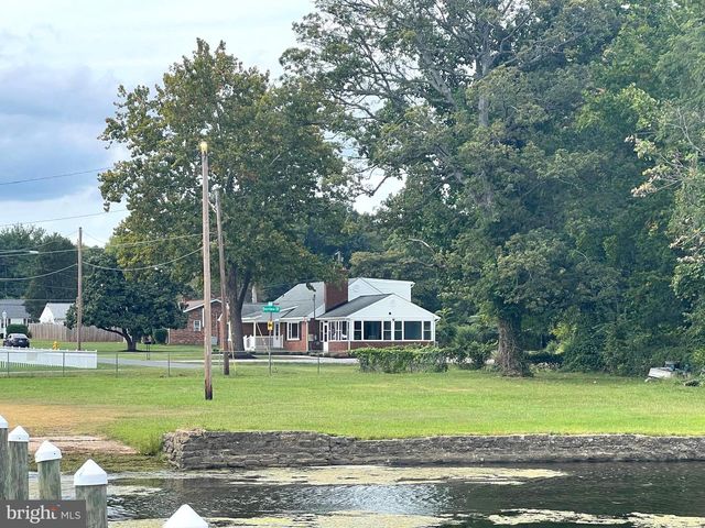 1102 BURTON ST, Woodbridge, VA 22191