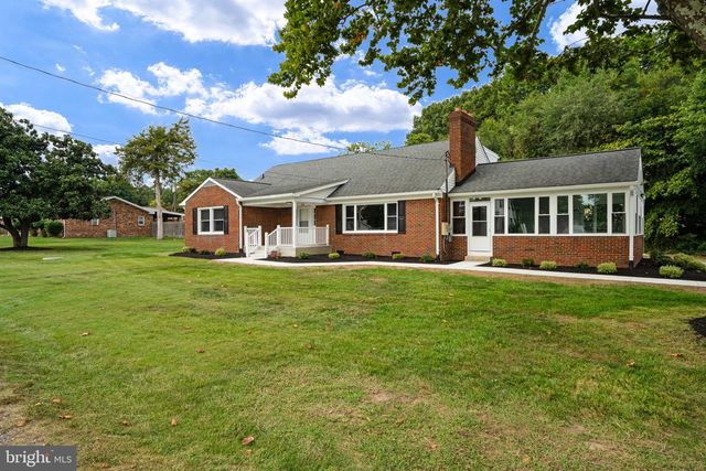 1102 BURTON ST, Woodbridge, VA 22191