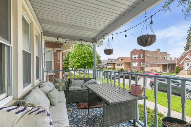 4915 W WINNEMAC Avenue, Chicago, IL 60630