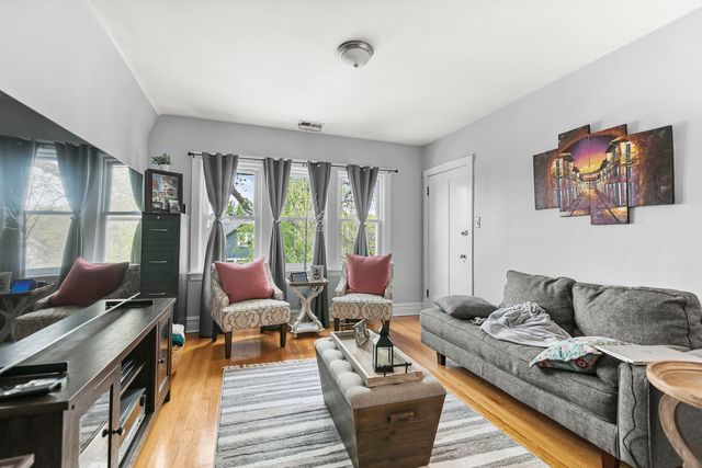 4915 W WINNEMAC Avenue, Chicago, IL 60630