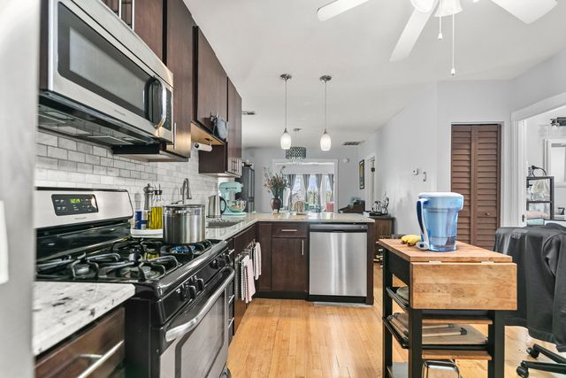 4915 W WINNEMAC Avenue, Chicago, IL 60630
