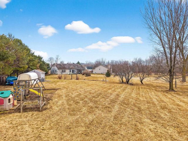 N177 Summer Hill Court, Watertown, WI 53098