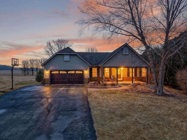 N177 Summer Hill Court, Watertown, WI 53098