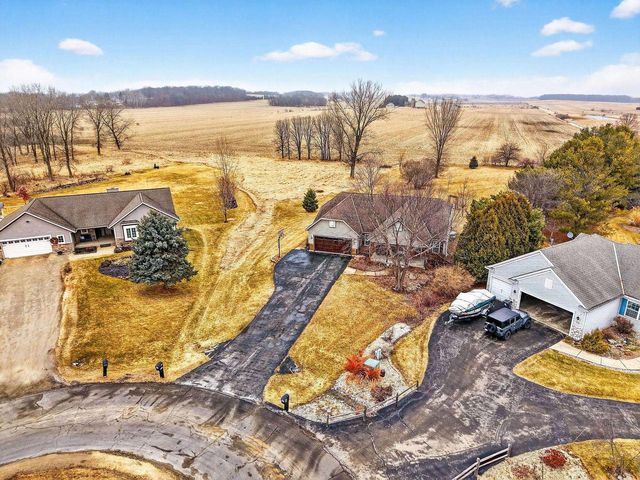 N177 Summer Hill Court, Watertown, WI 53098