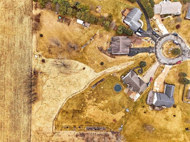 N177 Summer Hill Court, Watertown, WI 53098