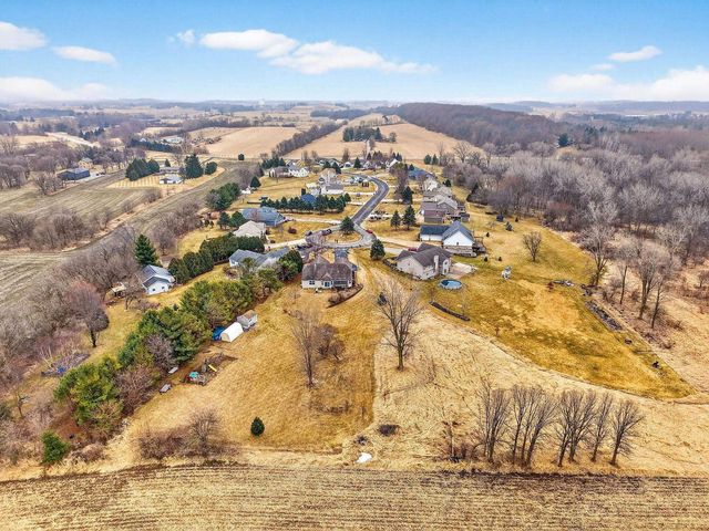 N177 Summer Hill Court, Watertown, WI 53098