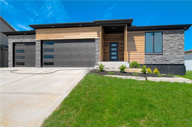 7604 N Gower Avenue, Kansas City, MO 64151