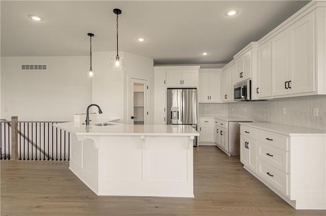 7604 N Gower Avenue, Kansas City, MO 64151