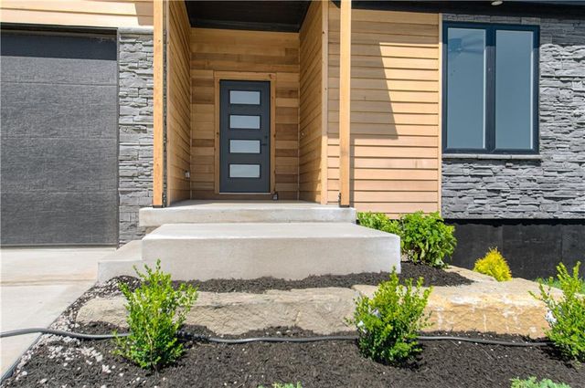 7604 N Gower Avenue, Kansas City, MO 64151