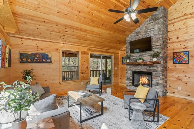 237 Bentley Cove, Murphy, NC 28906