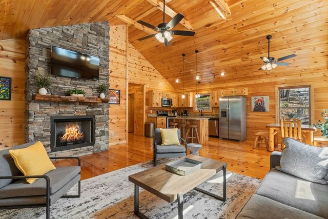 237 Bentley Cove, Murphy, NC 28906