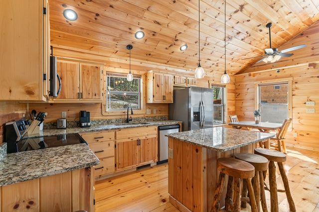 237 Bentley Cove, Murphy, NC 28906