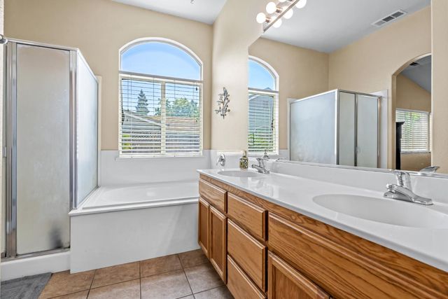 3324 Sleepy Hollow Ln, Modesto, CA 95355