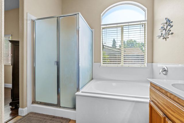 3324 Sleepy Hollow Ln, Modesto, CA 95355