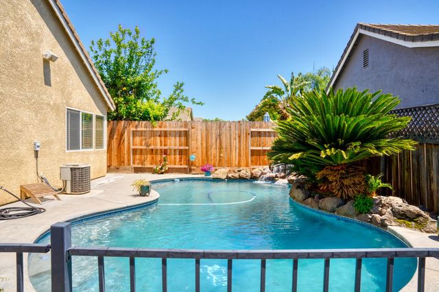 3324 Sleepy Hollow Ln, Modesto, CA 95355