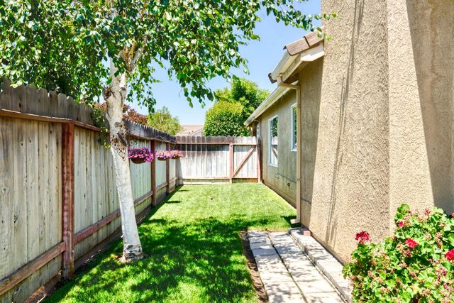 3324 Sleepy Hollow Ln, Modesto, CA 95355