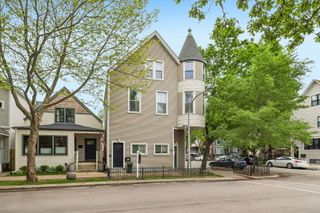 2105 W Barry Avenue 2, Chicago, IL 60618