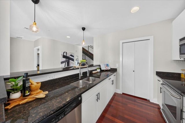 1010 CENTRAL AVENUE 412, St Petersburg, FL 33705