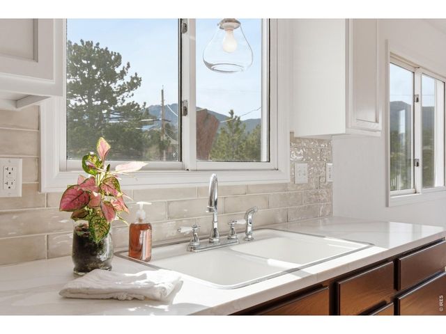 2619 Sunrise Ct, Estes Park, CO 80517