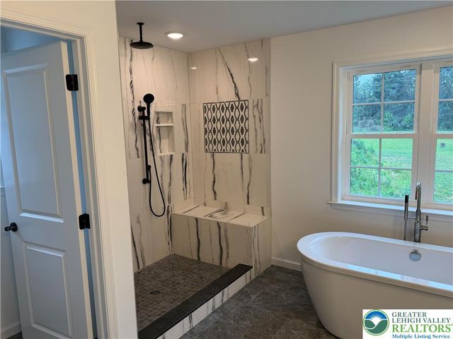 1559 KELCHNER Road, Bethlehem City, PA 18018