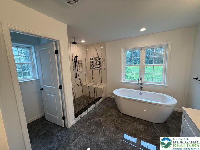 1559 KELCHNER Road, Bethlehem City, PA 18018